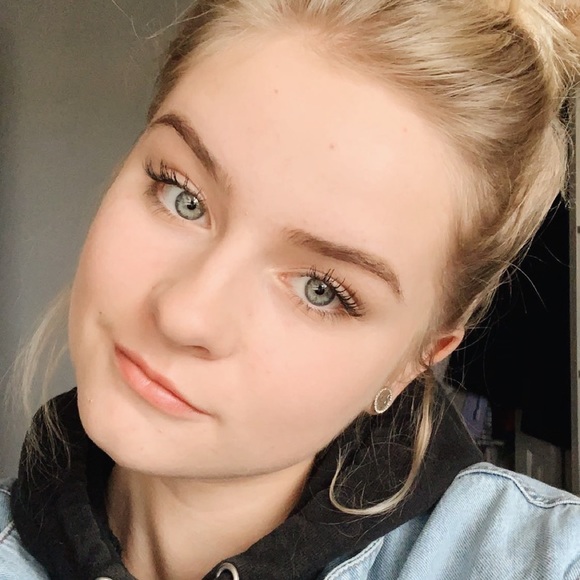 Meet your Posher, Jessica - Picture 1 of 1